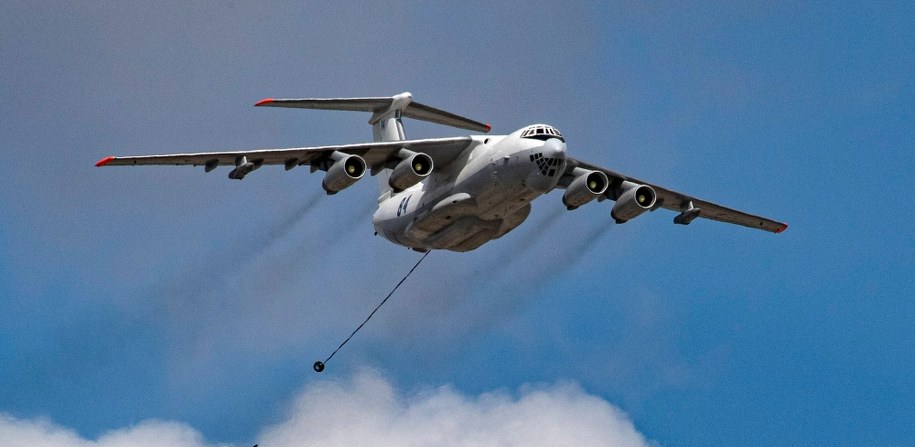 Rosyjski Ił-78 w pobliżu przestrzeni powietrznej NATO. Przechwyciły go myśliwce