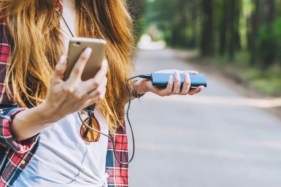 Nowa taktyka cyberkradzieży. Chodzi o ładowanie telefonu