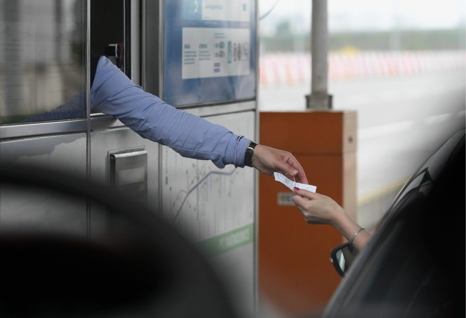 PiS obiecuje darmowe autostrady. Skąd weźmie na to pieniądze?