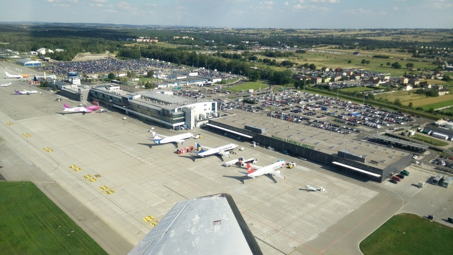 Dron w pobliżu lotniska w Pyrzowicach. Poszukiwania nie zostaną wznowione