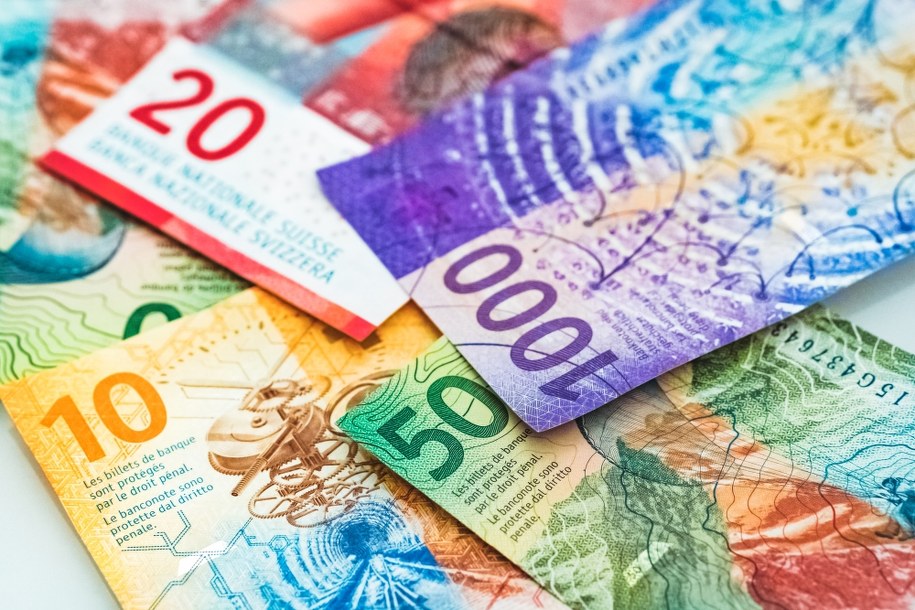 Szwajcaria podnosi stopy procentowe. Złe wieści dla frankowiczów