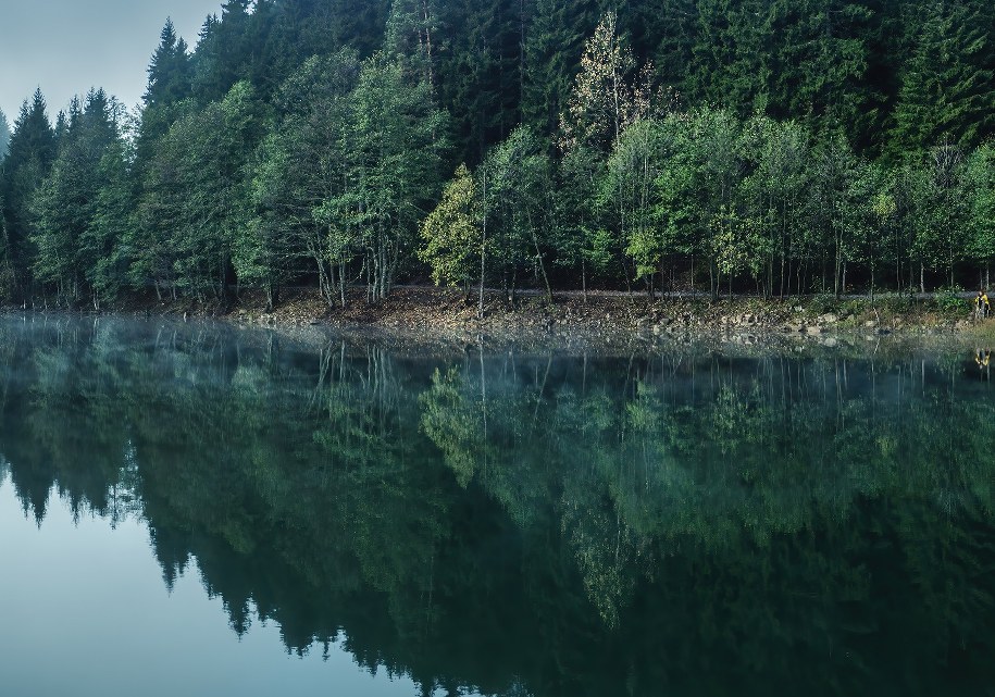 Dwaj mężczyźni utonęli w jeziorze Lewinko. Wypadli z kajaka