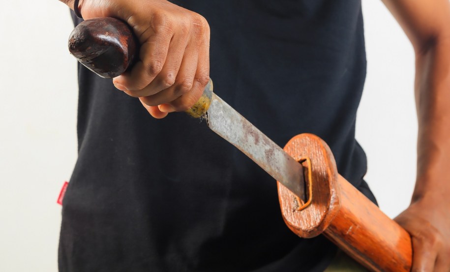 14-latek przyszedł na boisko z maczetą i ranił kolegę