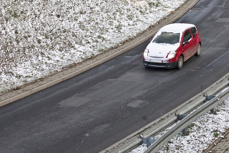 Deszcz, wiatr i gołoledź. Ostrzeżenia IMGW dla całej Polski