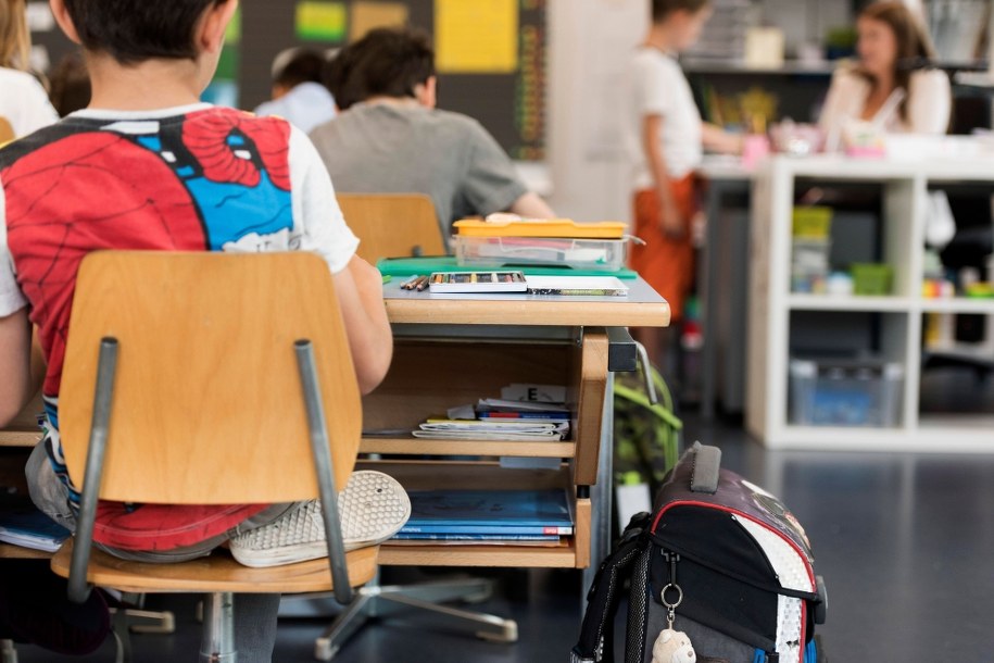 Podstawówka bez zadań domowych? Krytyczna opinia RPO