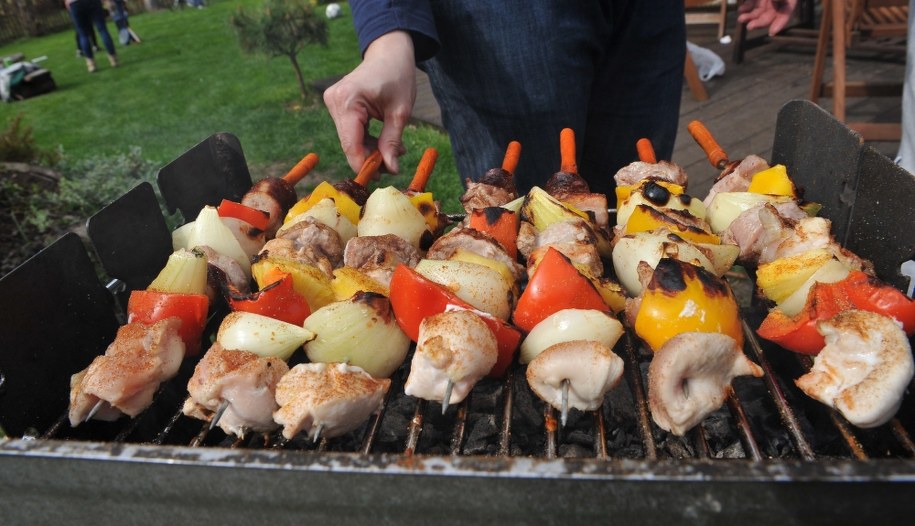 Ile wydamy na majówkowego grilla?