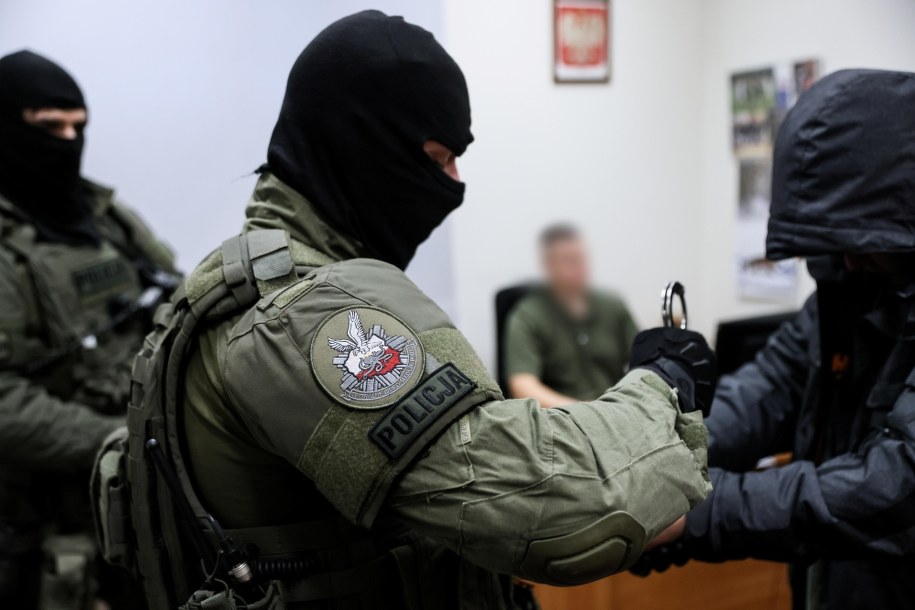 Zatrzymano 16 osób podejrzanych o handel narkotykami