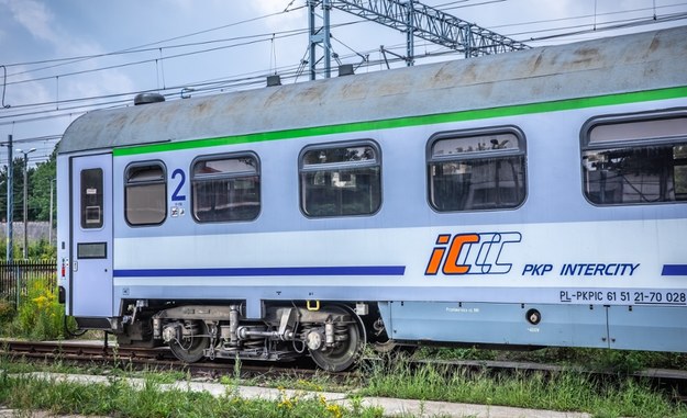 Pociąg Intercity na niewłaściwym torze. 400 pasażerów w środku