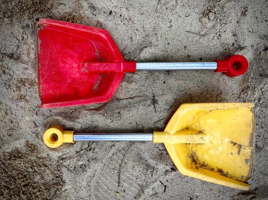 Łopatka wnuczka powodem pobicia? Dziadkowi grozi więzienie