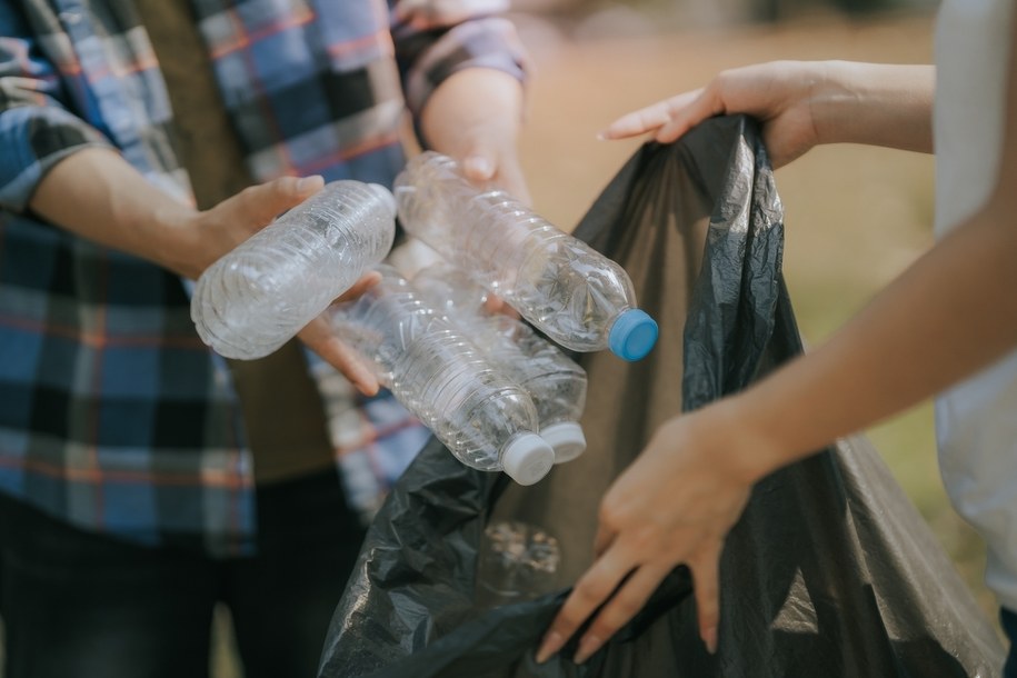Puste butelki do apteki? Ministerstwo reaguje na burzę