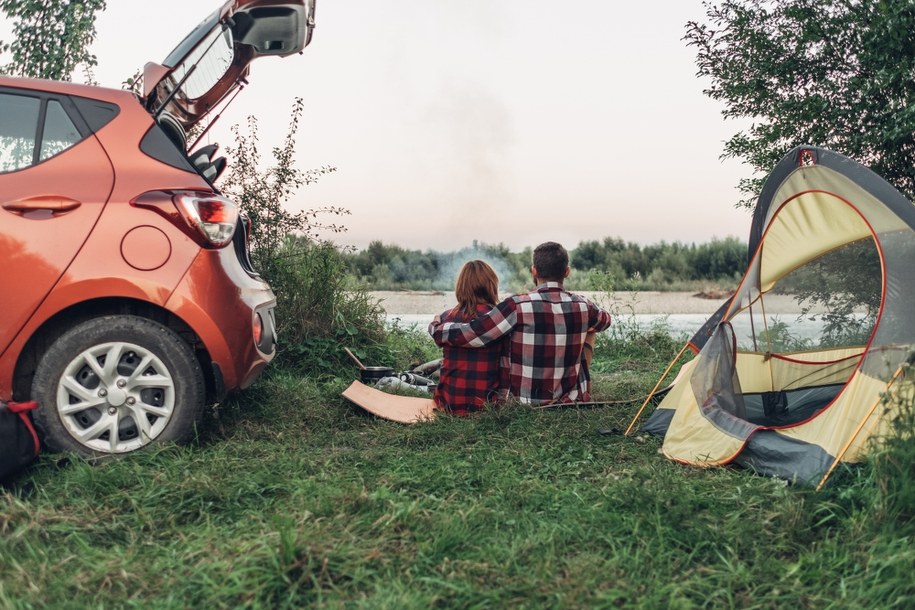 Pod namiot za grosze! Gdzie szukać najlepszych miejsc na biwak?