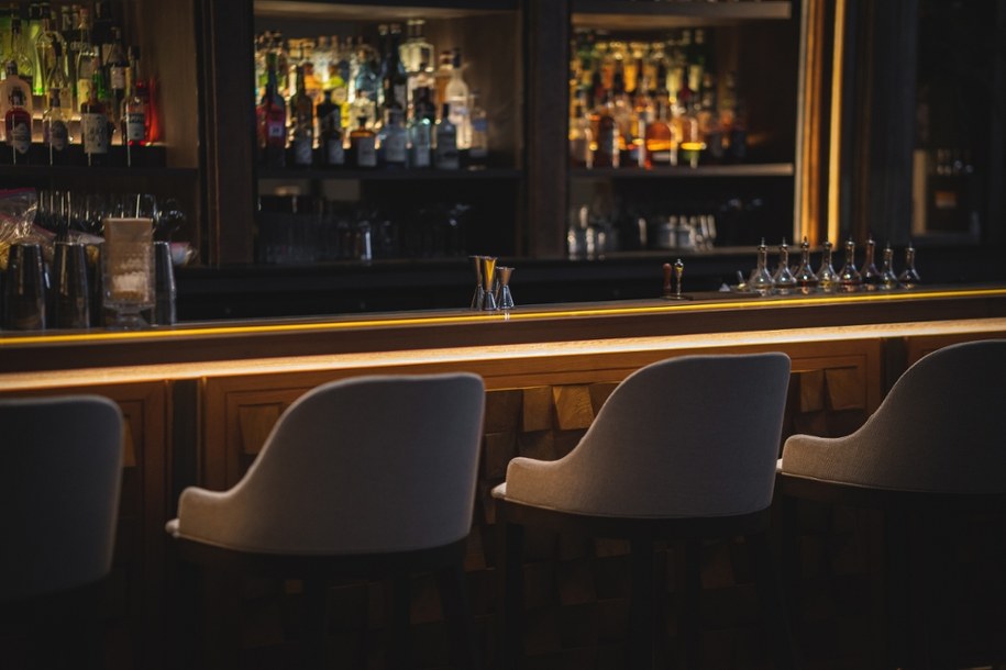 ​Piwo za 8 zł, wino od 45 zł. Szczegóły cennika w sejmowym barze