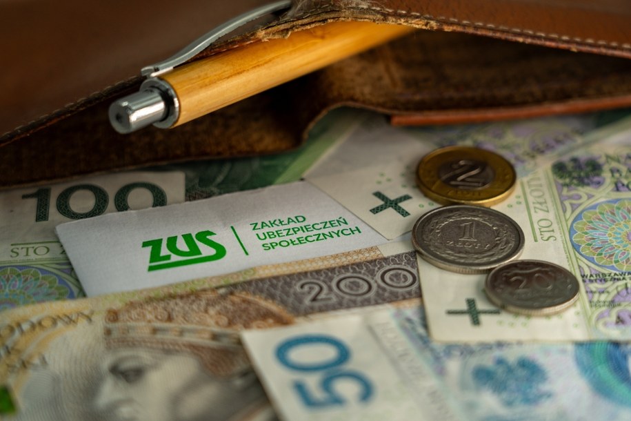 Dramat wdów i wdowców. Przez te przepisy ZUS tracą prawo do renty