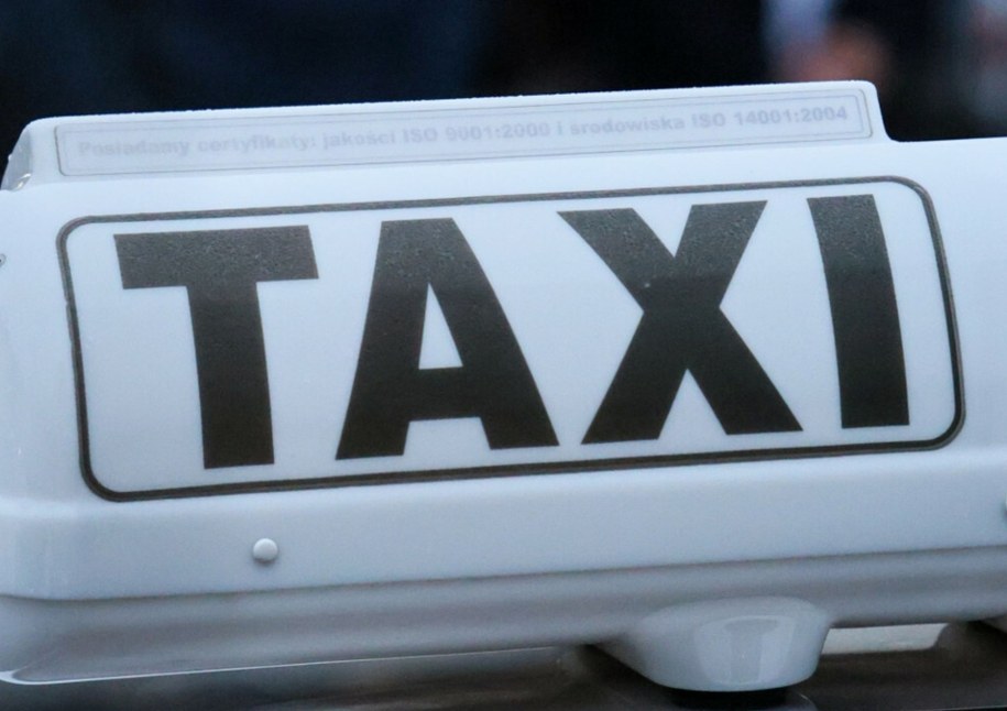 Zasnął w taksówce na środku ulicy. W bagażniku groźny narkotyk