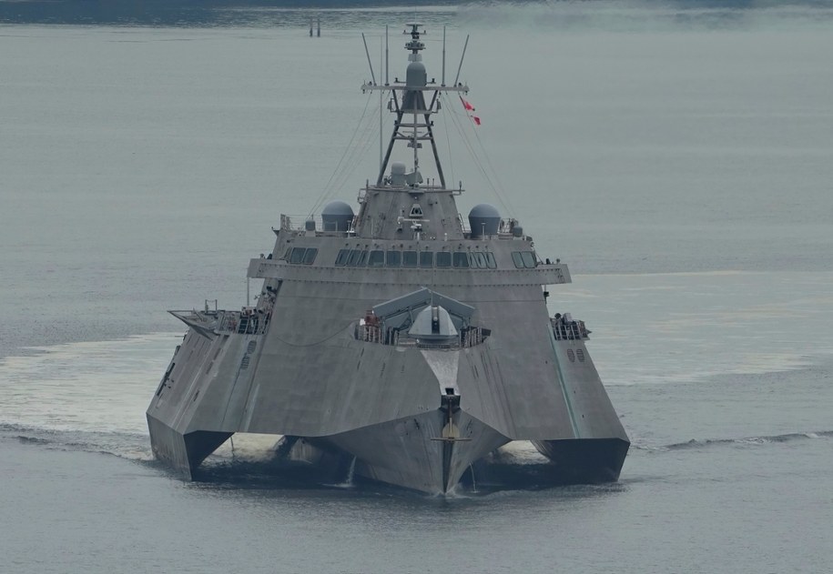 Amerykański niszczyciel Delbert Black w gotowości. Odliczanie do ataku na Iran?