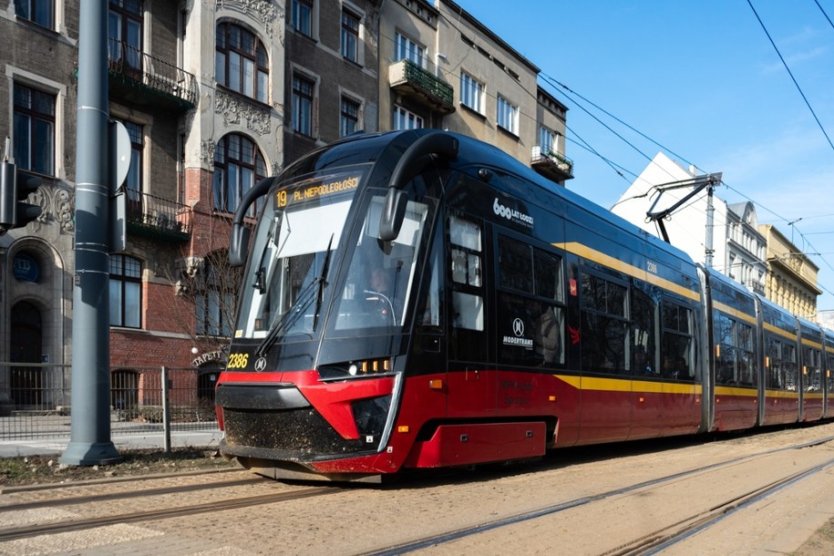 Makabryczne zabójstwo na przystanku tramwajowym w Łodzi. Sąd wydał wyrok