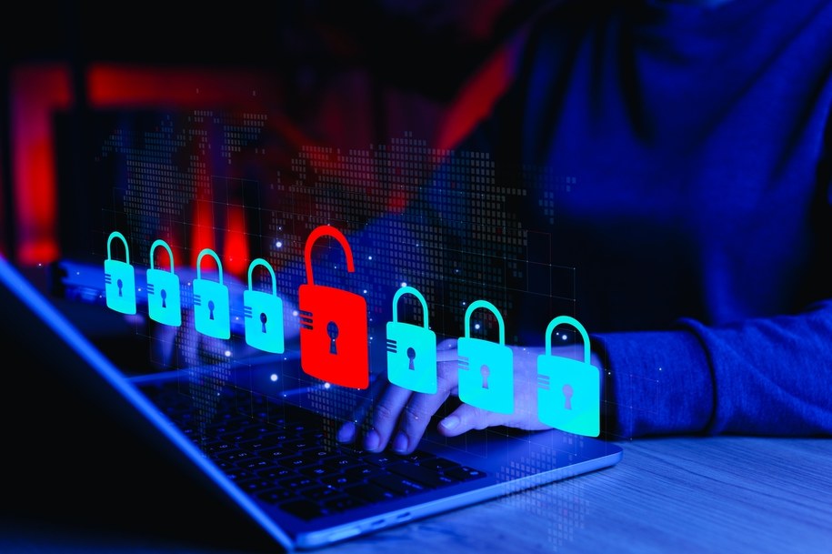 Cyberatak na urząd miasta. Minister cyfryzacji apeluje