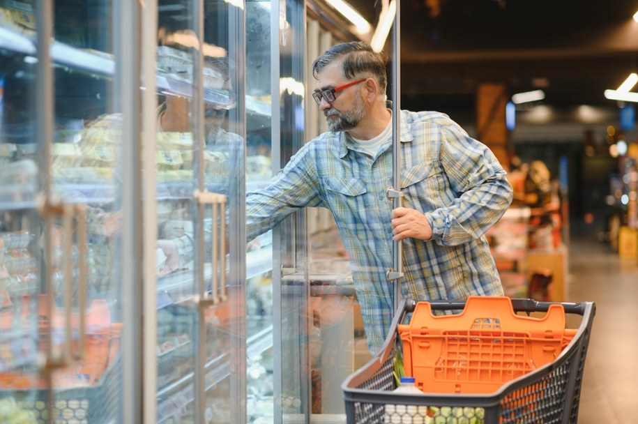 GIS wycofuje rybę z popularnej sieci sklepów. Wykryto groźną bakterię