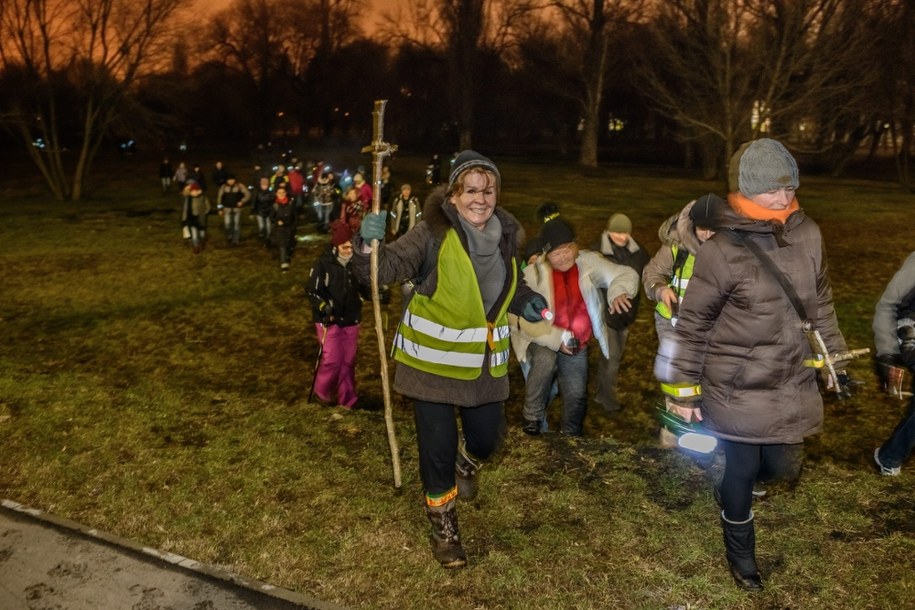 Zdj. poglądowe, Lublin, Ekstremalna Droga Krzyżowa 2004 /Wojciech Pacewicz /PAP