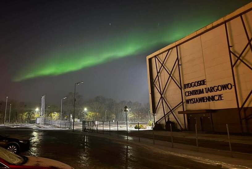 Zdj. zorzy polarnej w Bydgoszczy, które dostaliśmy od pana Jakuba /Zdjęcie nadesłane do redakcji  /RMF FM