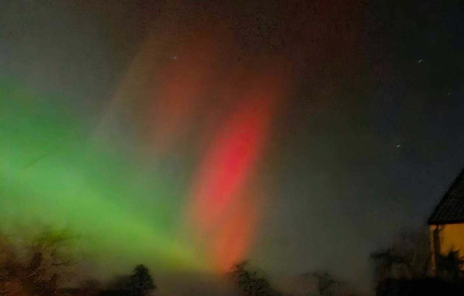 Zdj. zorzy polarnej w miejscowości Górki Zagajne w Kujawsko-Pomorskiem, które dostaliśmy od pani Elżbiety /Zdjęcie nadesłane do redakcji  /RMF FM