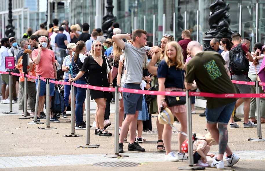 Delta w Polsce. Minister nie wyklucza dodatkowych obostrzeń