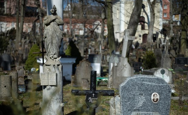 Zdjęcia nagrobkowe i zdjęcia pośmiertne – niezwykły splot fotografii i śmierci