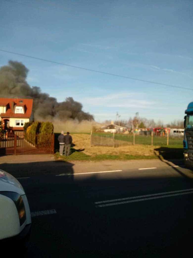 Zdjęcia płonącej hali dostaliśmy na Gorącą Linię RMF FM /Gorąca Linia /Gorąca Linia RMF FM