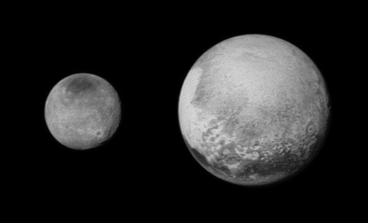 Zdjęcia Plutona i Charon z ujęć nawigacyjnych. Wykonane 12 lipca z odległości 2,5 mln kilometrów /NASA