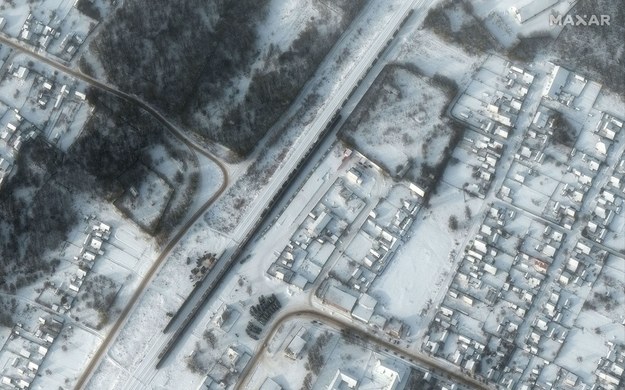 Zdjęcia satelitarne, pokazujące koncentrację rosyjskich wojsk w okolicy stacji kolejowej Klimovo w Rosji /MAXAR TECHNOLOGIES HANDOUT /PAP/EPA