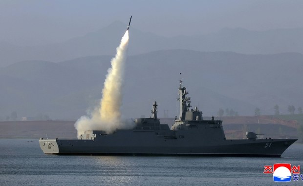Zdjęcia satelitarne ujawniają: Korea Północna przyspiesza zbrojenia na morzu