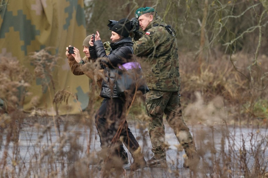 Zdjęcie archiwalne. Nowe rozporządzenie Ministra Obrony Narodowej wprowadza zakaz fotografowania i nagrywania obiektów wojskowych oraz infrastruktury krytycznej bez zezwolenia /Pawel Wodzynski/East News /East News