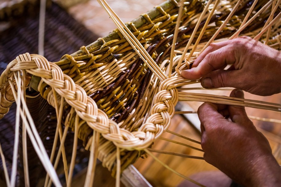 Zdjęcie archiwalne z Światowego Festiwalu Wikliny i Plecionkarstwa w Nowym Tomyślu /Marek Zakrzewski /PAP