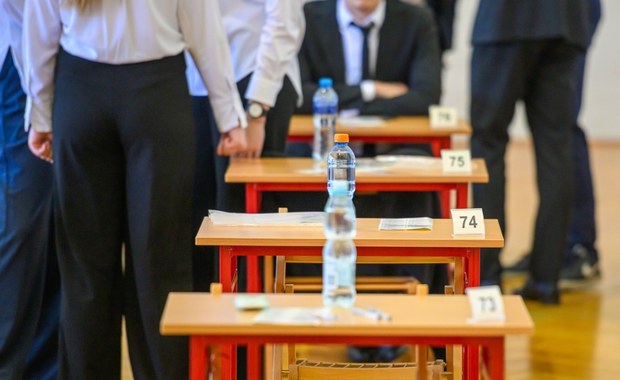 Zdjęcie arkusza z j. angielskiego krążyło po sieci. Jest reakcja CKE
