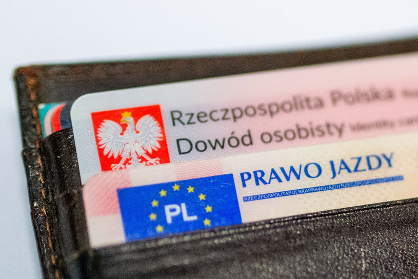 Zdjęcie do prawa jazdy musi spełniać warunki określone w rządowym rozporządzeniu. /Piotr Kamionka /Reporter