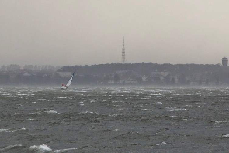 "Mieliśmy telefon o białym szkwale". Ratownicy apelują: sprawdzajcie prognozy