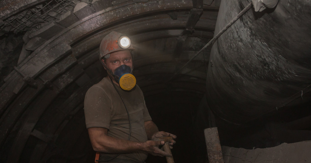 Zdjęcie ilustracyjne Polskie kopalnie zmniejszają sprzedaż węgla dla gospodarstw domowych /123RF/PICSEL