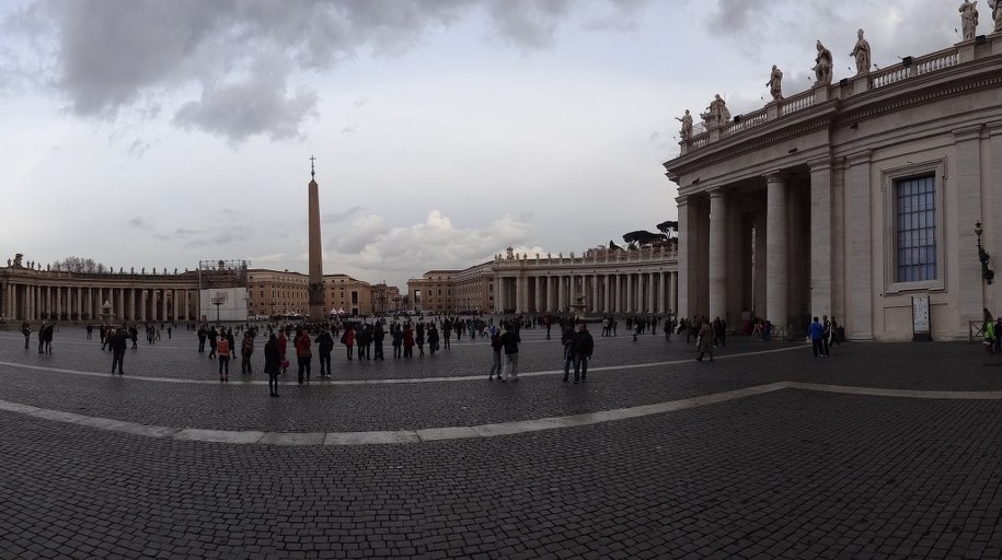 Włochy: Polak zniszczył figurę i groził zakonnicy