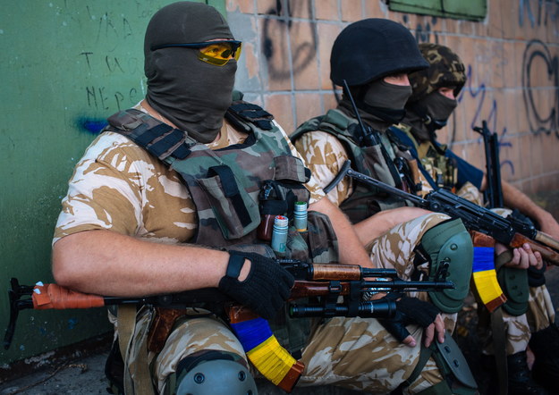 Na Ukrainie giną ludzie, a kamizelki leżą w magazynach