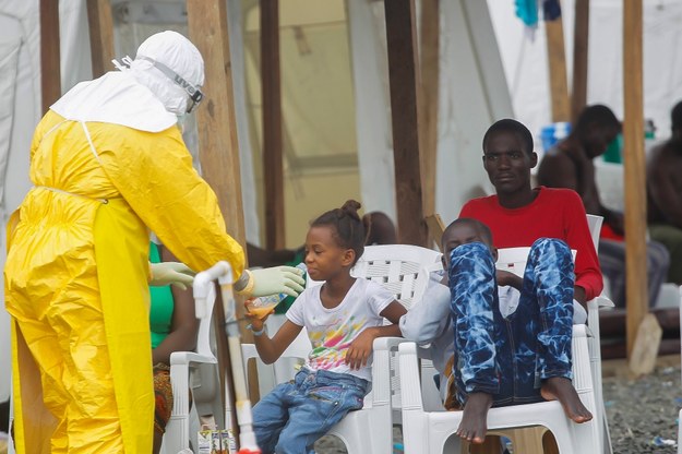 WHO: Liczba chorych na ebolę przekroczy 9 tys.