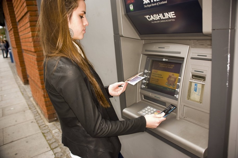 Bankomat wydawał za dużo pieniędzy