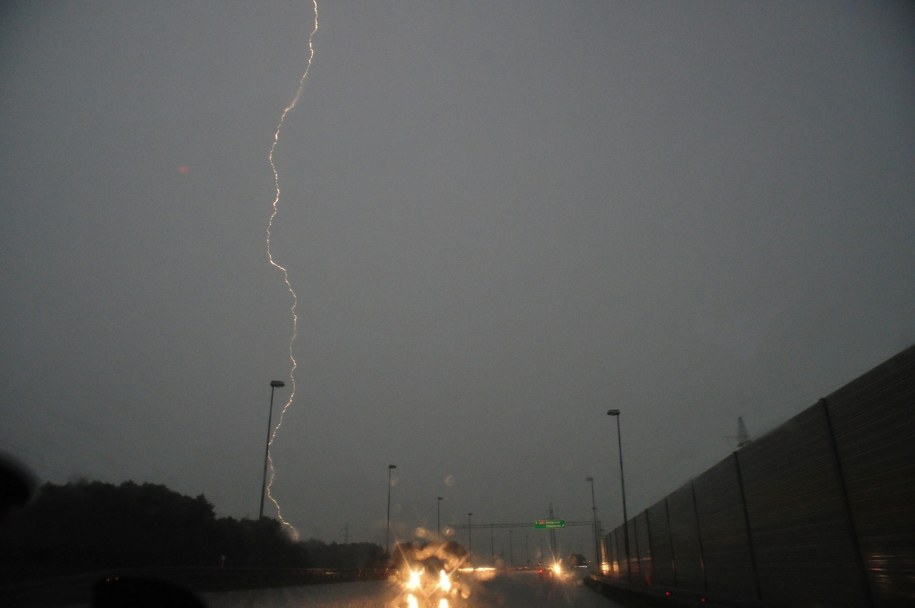 Silne burze, gradobicia, wiatr i deszcz. Oto prognoza na piątek!