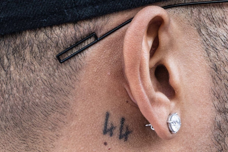 Sanepid ostrzega przed skutkami "tymczasowych tatuaży" robionych czarną henną