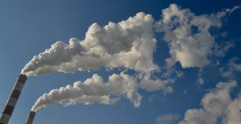 Mieszkańcy Płocka: Okna trzeba zamykać! Służby kryzysowe: Wysokie stężenie benzenu chwilowe