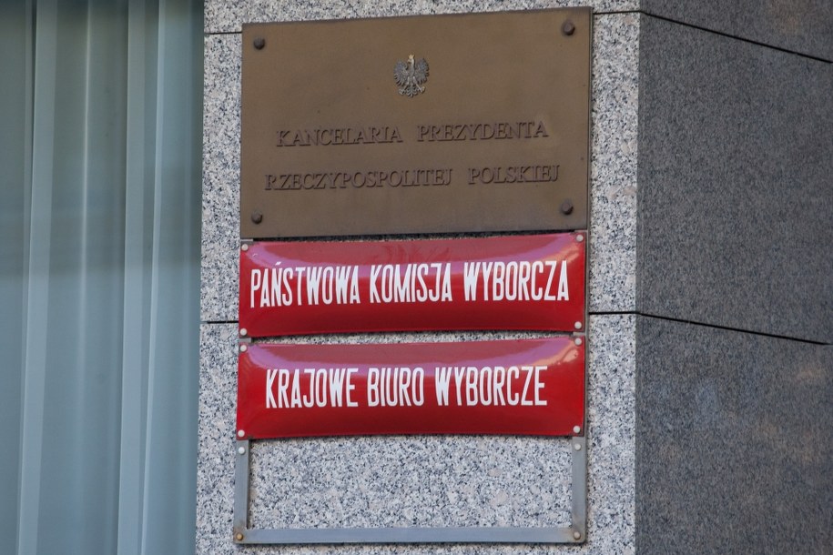 Troje kandydatów na szefa Krajowego Biura Wyborczego. "Są związani z władzą wykonawczą"