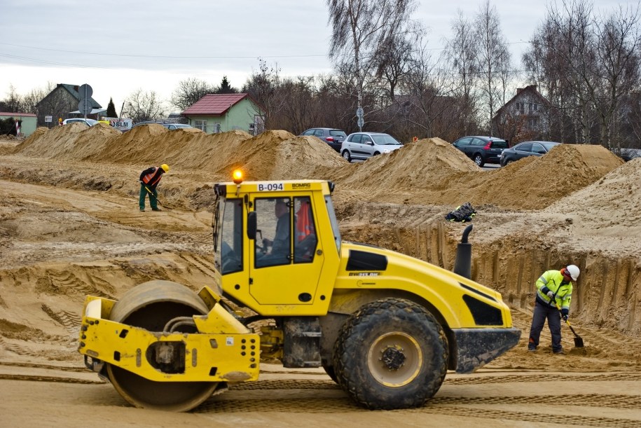 "Rz": ​Inwestycjom samorządów grozi paraliż. Powstaje spory problem