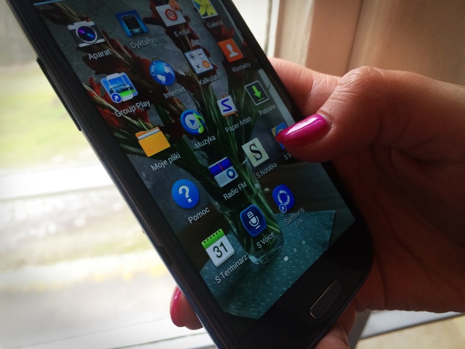 Miała ostrzegać przed zamachami, a okazała się niewypałem. Koniec rządowej aplikacji