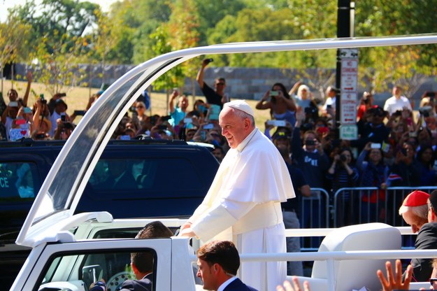 Papież: Nie traktować migrantów jako zagrożenia dla własnej wygody