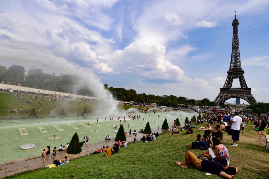 Francja zakaże nachalnych podrywów. To sposób na uliczne molestowanie