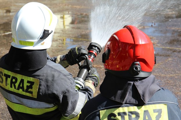 Pożar hali pod Gnieznem. 30 zastępów straży w akcji